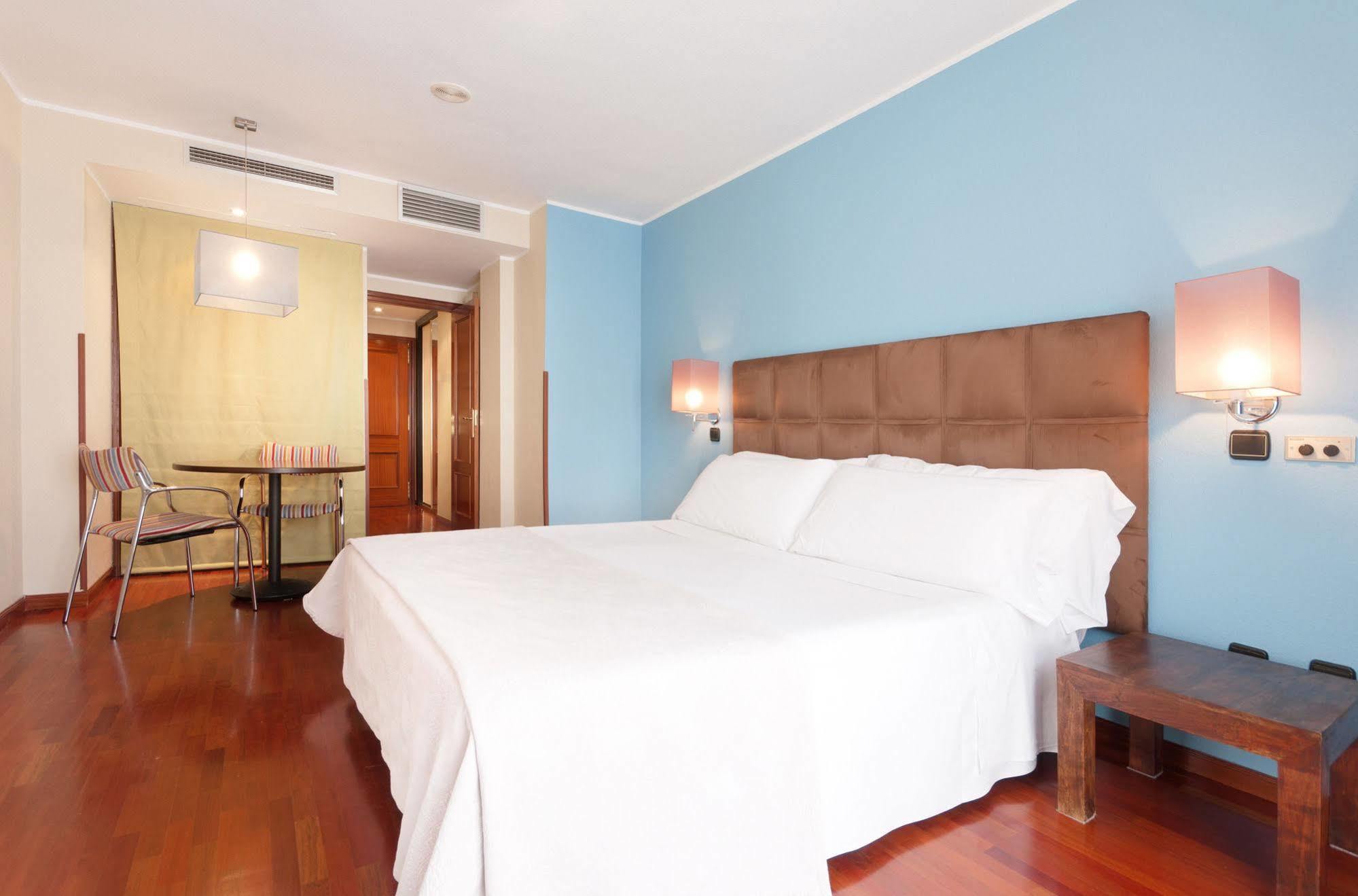 Tryp Valladolid Sofia Parquesol Hotel חדר תמונה